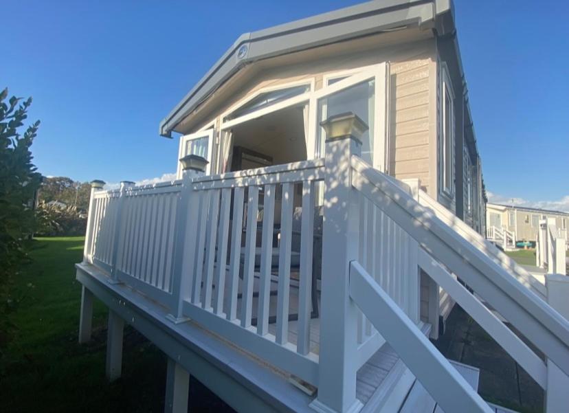 Caravan Church Farm Holiday Village Pagham Dış mekan fotoğraf