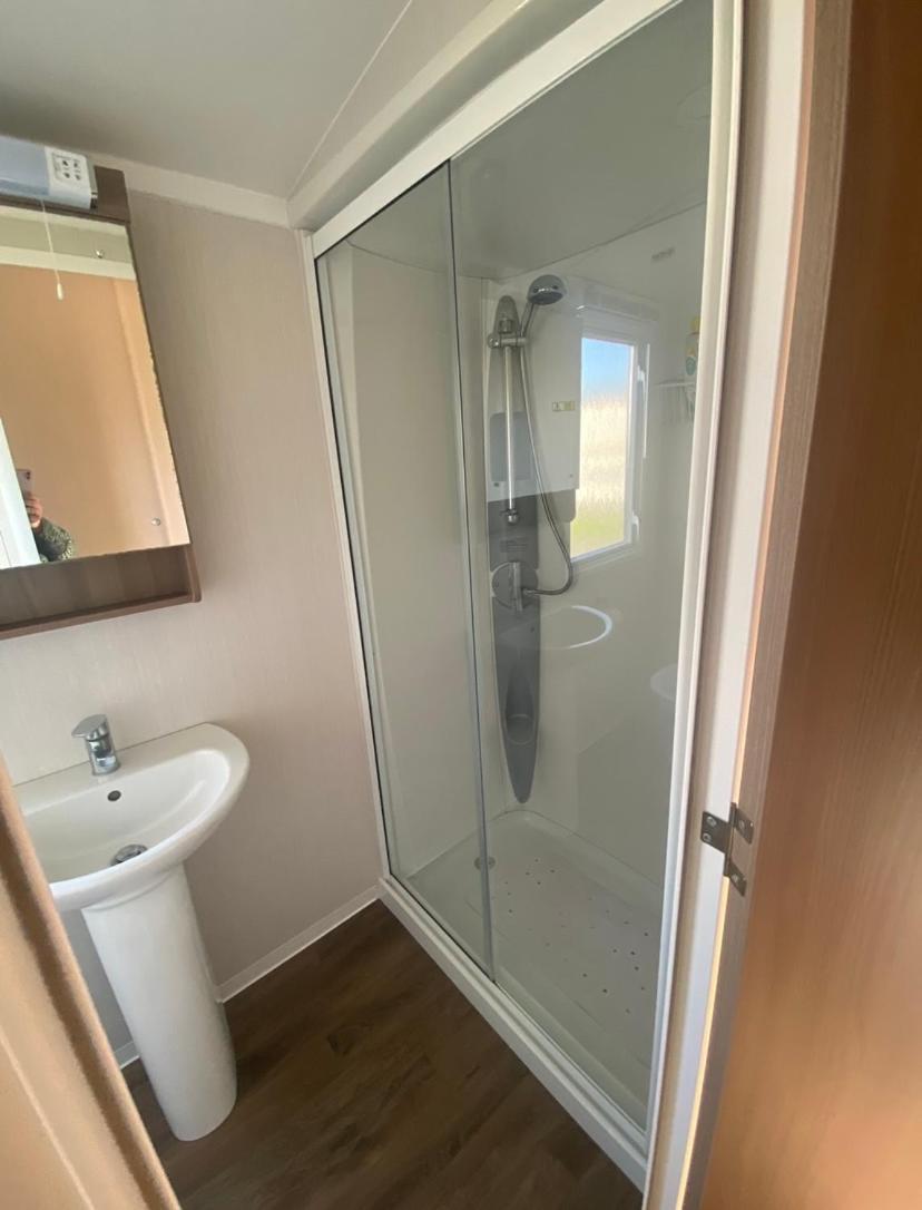 Caravan Church Farm Holiday Village Pagham Dış mekan fotoğraf