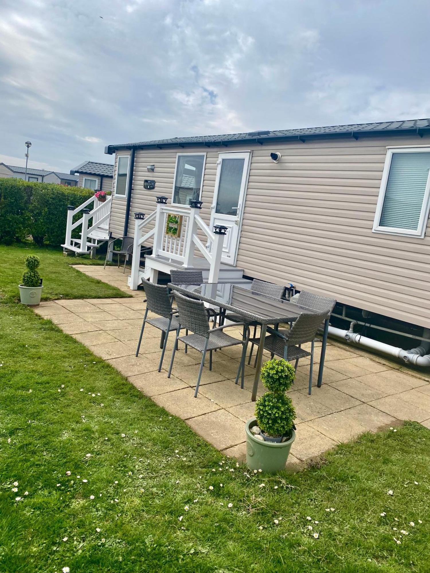 Caravan Church Farm Holiday Village Pagham Dış mekan fotoğraf