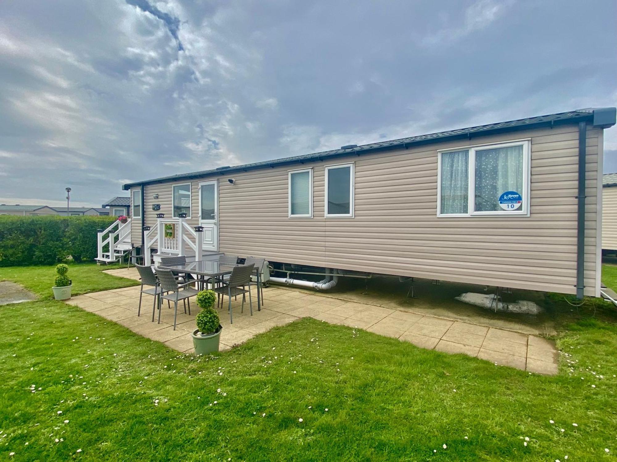 Caravan Church Farm Holiday Village Pagham Dış mekan fotoğraf